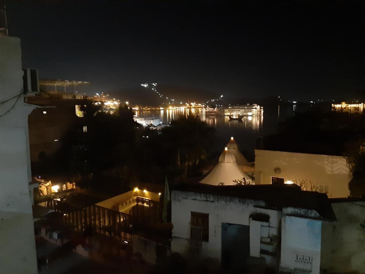 Hotel Lake Star Udaipur Exteriör bild