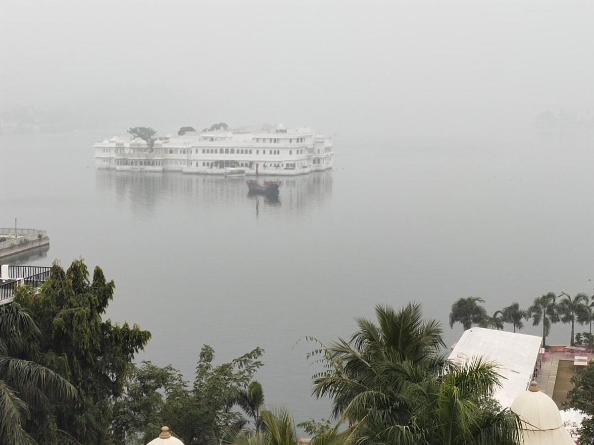 Hotel Lake Star Udaipur Exteriör bild