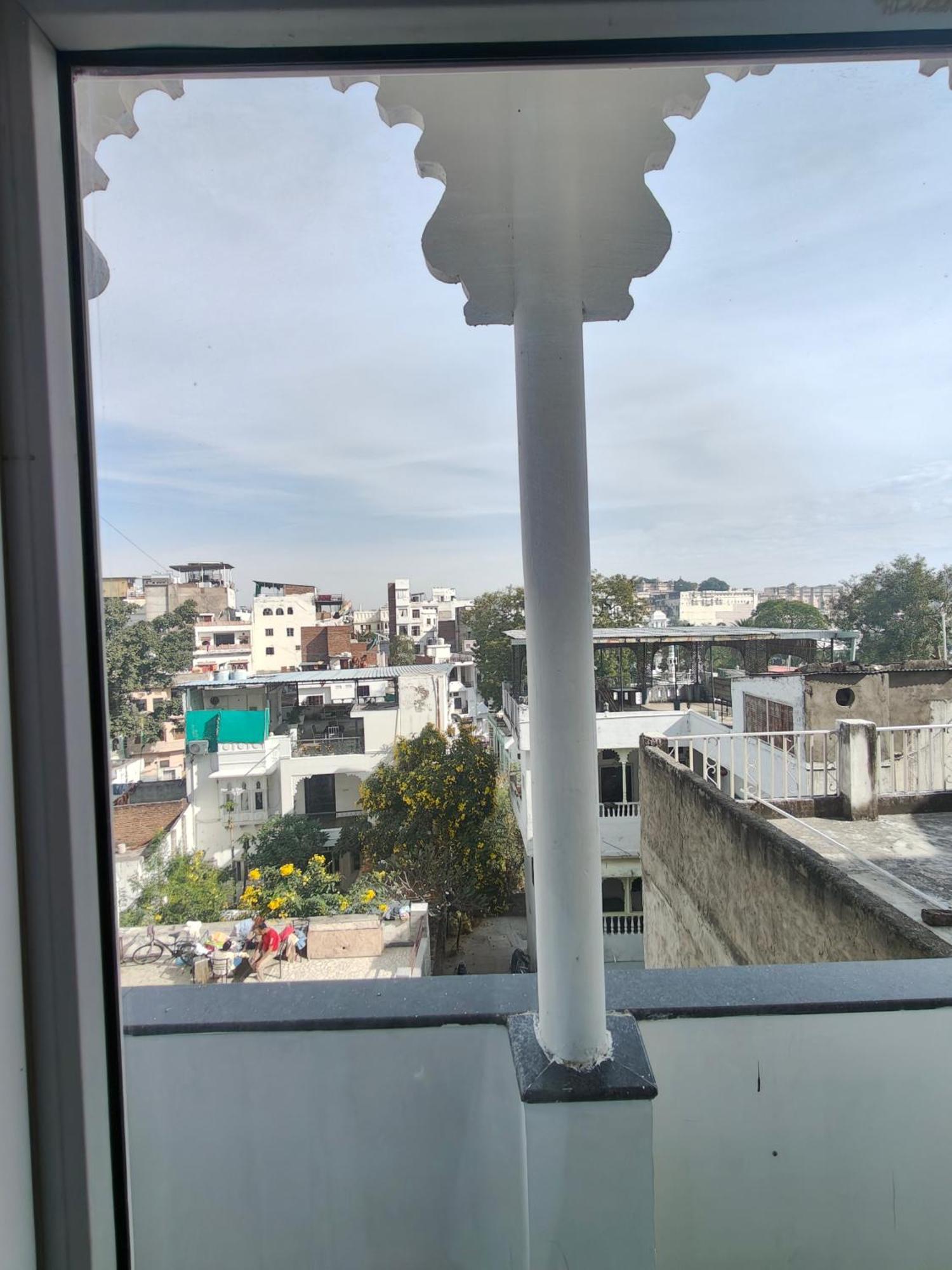 Hotel Lake Star Udaipur Exteriör bild