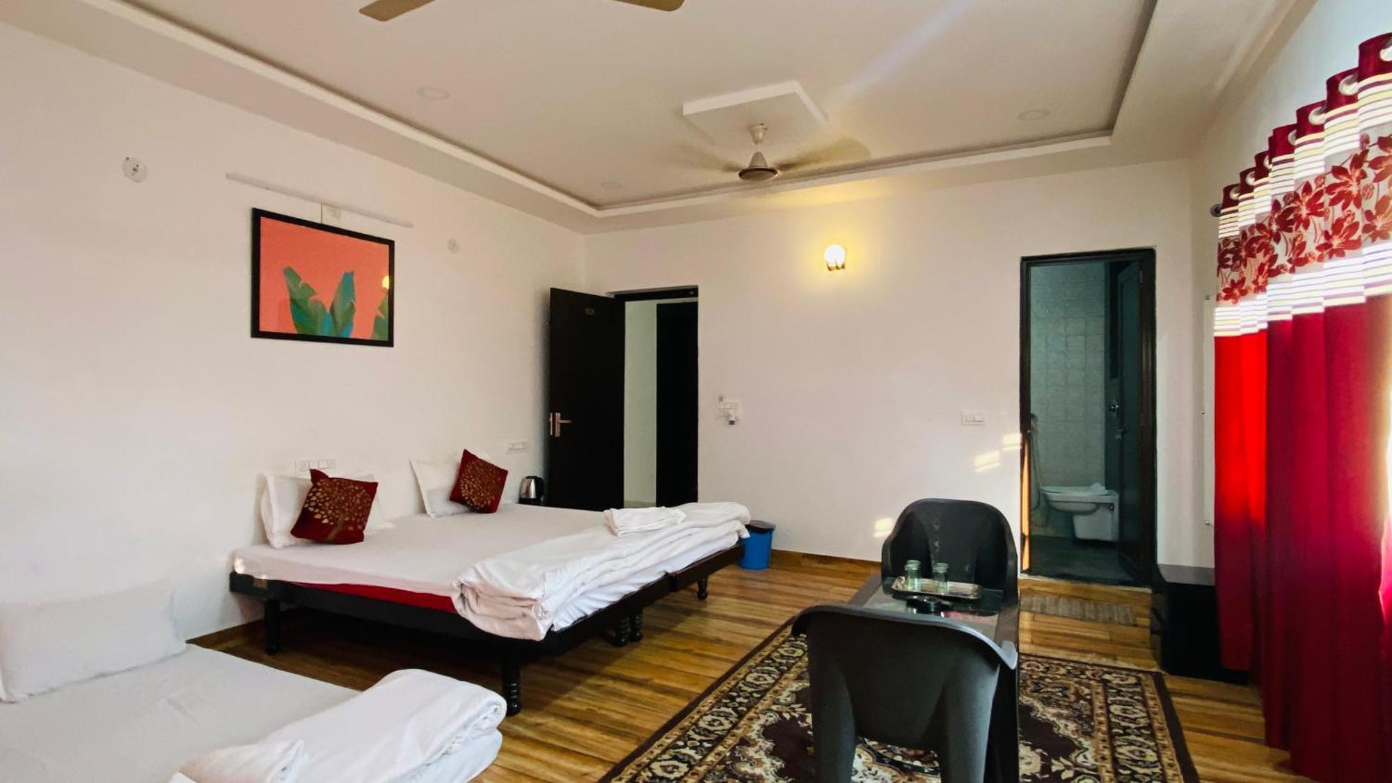 Hotel Lake Star Udaipur Exteriör bild